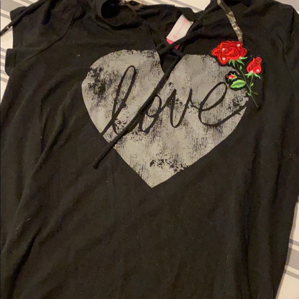 L ❤️ V E SHIRT
